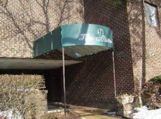 171 S Middle Neck Rd, Great Neck, NY 11021