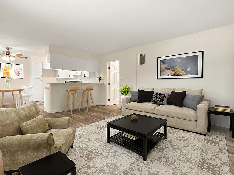 Downey Court Apartments — Photo 11