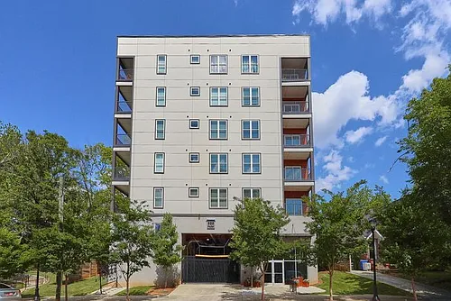 525 Parkway Dr NE Photo 1