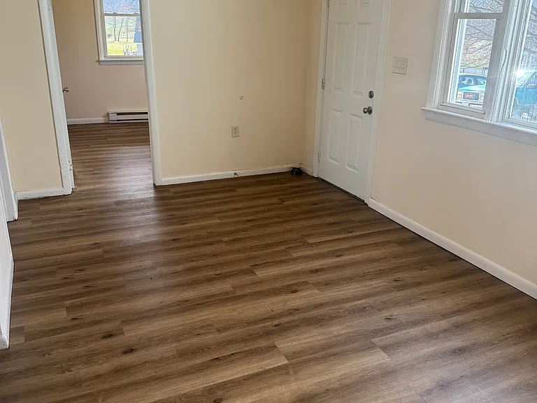 1533 Honeyville Rd #B — Photo 3