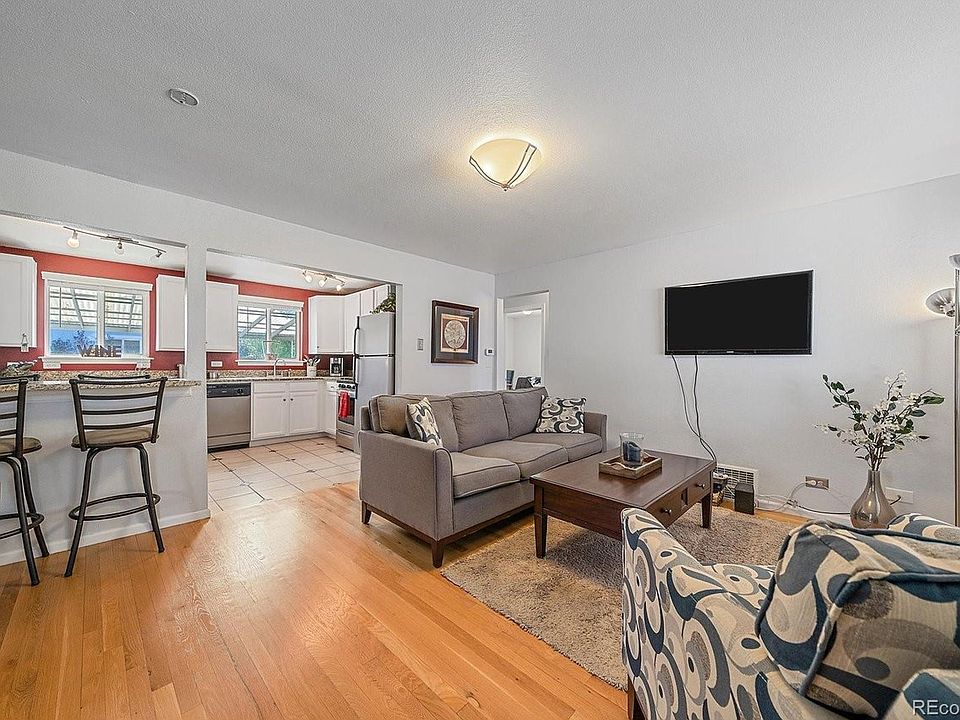 1st image of 3040 Grape St