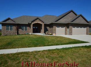 1005 Wood Lily Rd, Solon, IA 52333
