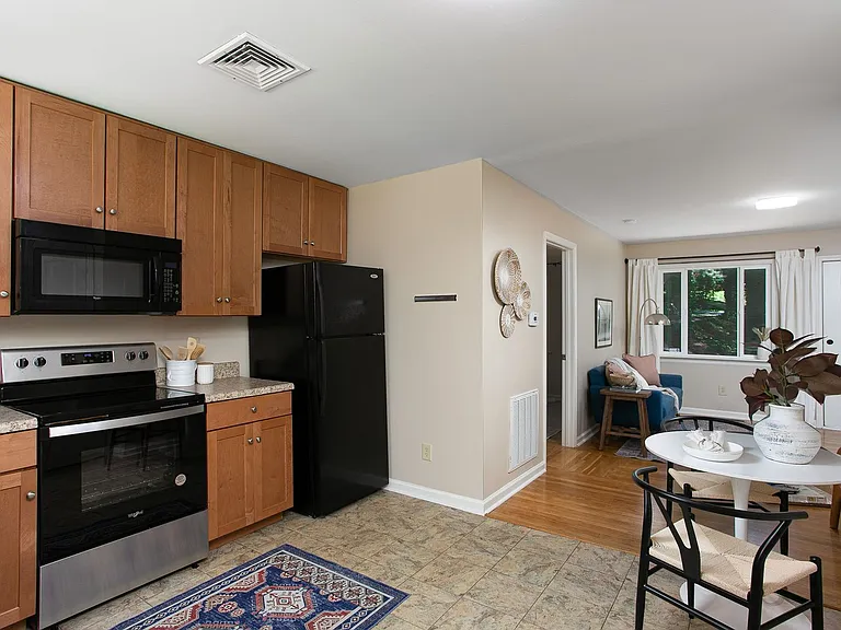 433A Northside Dr — Photo 8