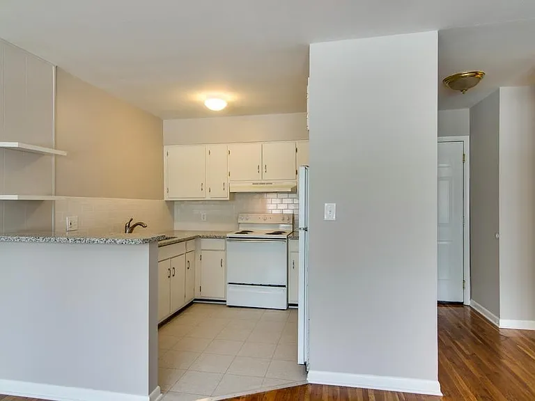 2020 Beech Ave #C19 — Photo 3