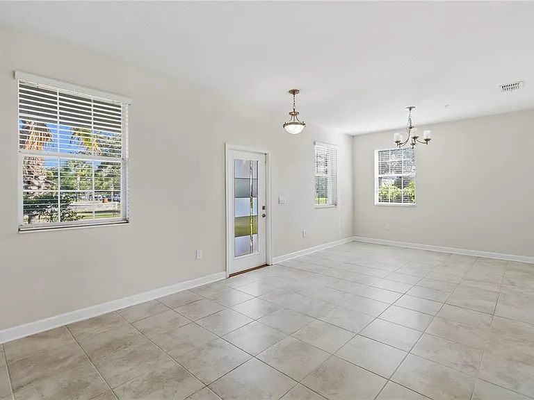 11686 Epic Ave — Photo 5