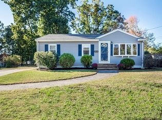 77 Glenmere St, Lowell, MA 01852