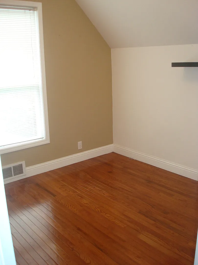 Rent Now! Three Bed, One Bath Home Plus Bonus Room! — Photo 4