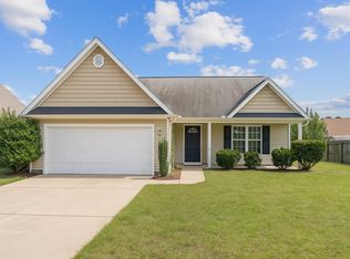 2513 Hunting Bow Dr, Hope Mills, NC 28348