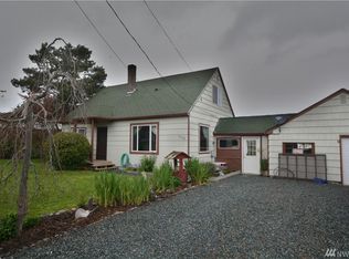 1102 29th St, Anacortes, WA 98221