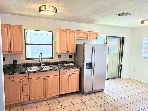 5th image of 4140 Rochester Street