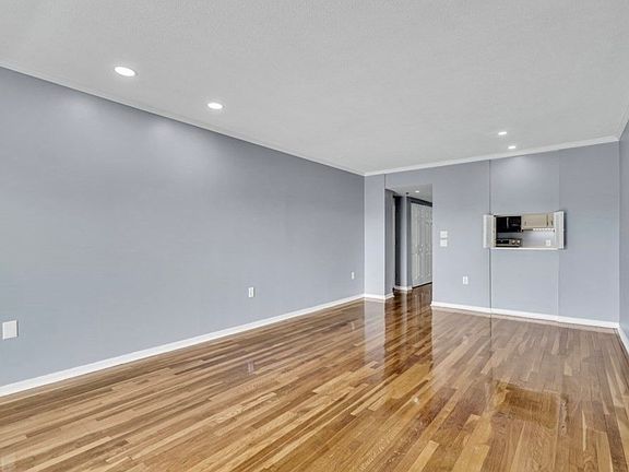 4th image of 227 Coolidge Ave APT 211