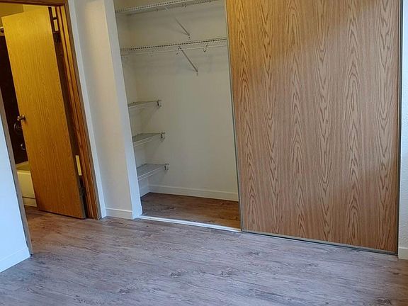 5th image of 1000 NE 135th St #C-203