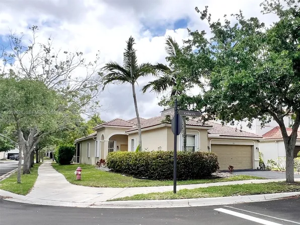 1901 Cedar Ct, Fort Lauderdale, FL 33327