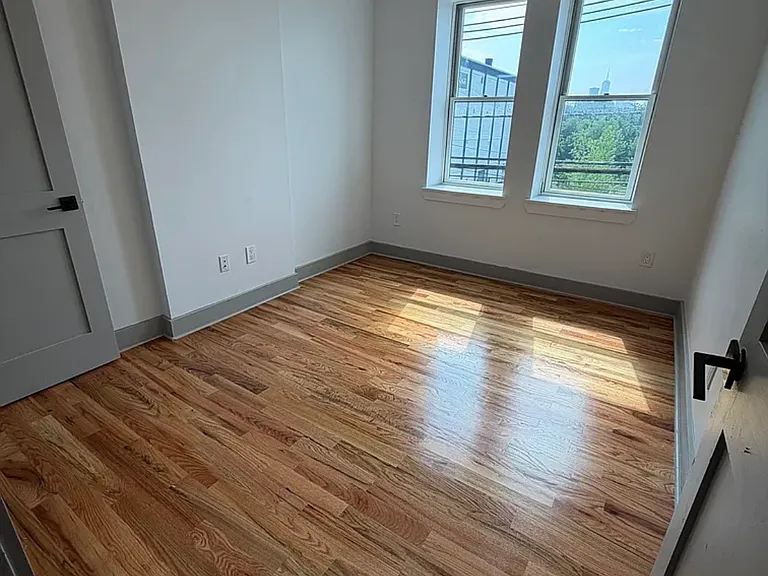 181 Baldwin Ave — Photo 3