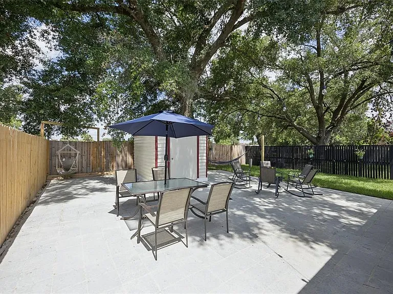 536 Hibiscus Way #7-B — Photo 32
