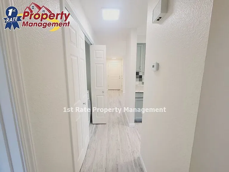 4336 W Rose Hill Ct — Photo 6