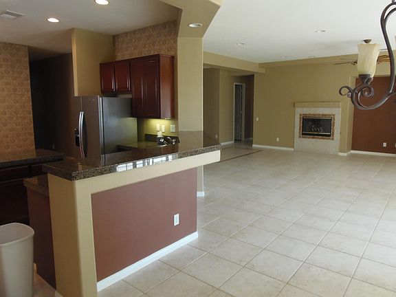 2nd image of 79913 Barcelona Dr