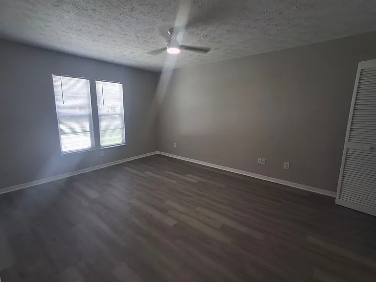 1526 SE Clearmont St — Photo 12