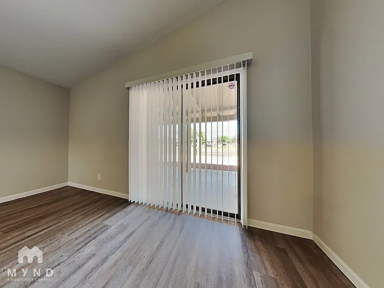 4816 W Sierra Vista Dr — Photo 5