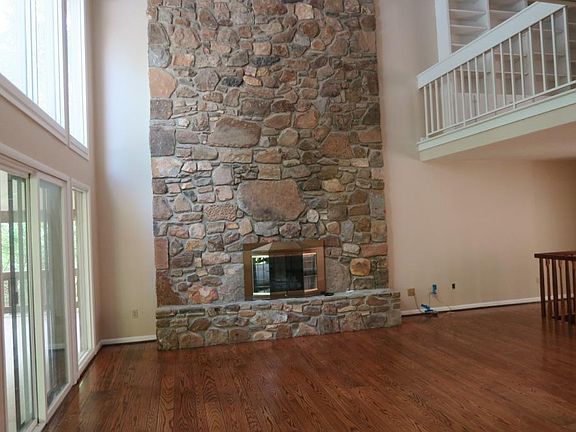 3rd image of 5818 Saddleridge Rd