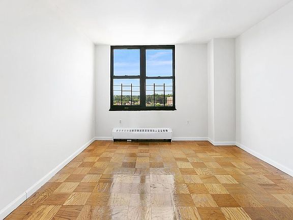 5th image of 253 S Lexington Ave