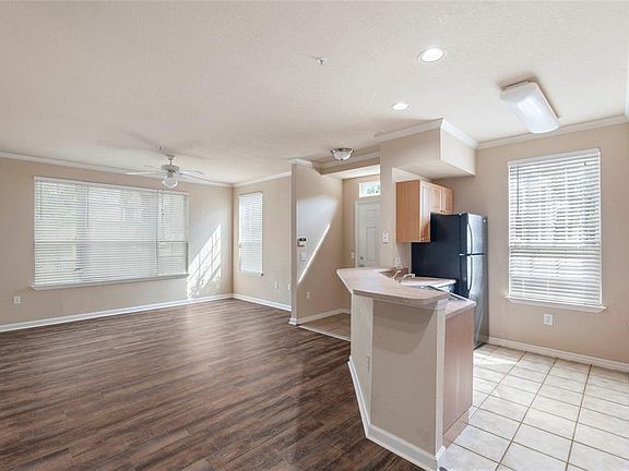 5th image of 5550 ROSEHILL ROAD #102