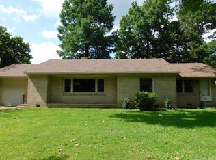 302 W 2nd St, Poyen, AR 72128