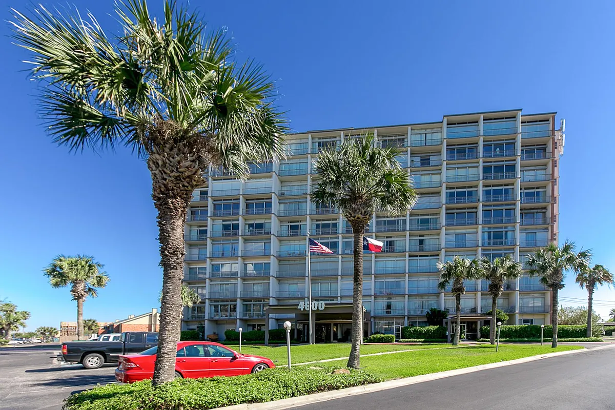 Photo 2 of 40 - 4600 Ocean Dr #201 - Corpus Christi, TX Building Photo - 4600 Ocean Dr #201