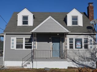 404 Holy Cross Rd, Baltimore, MD 21225