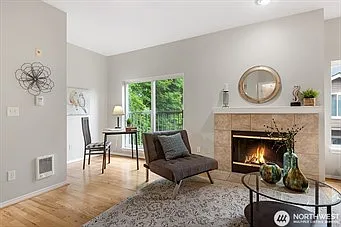 3 bed, 2.5 bath, 1455 sqft, $3,400 — Photo 3