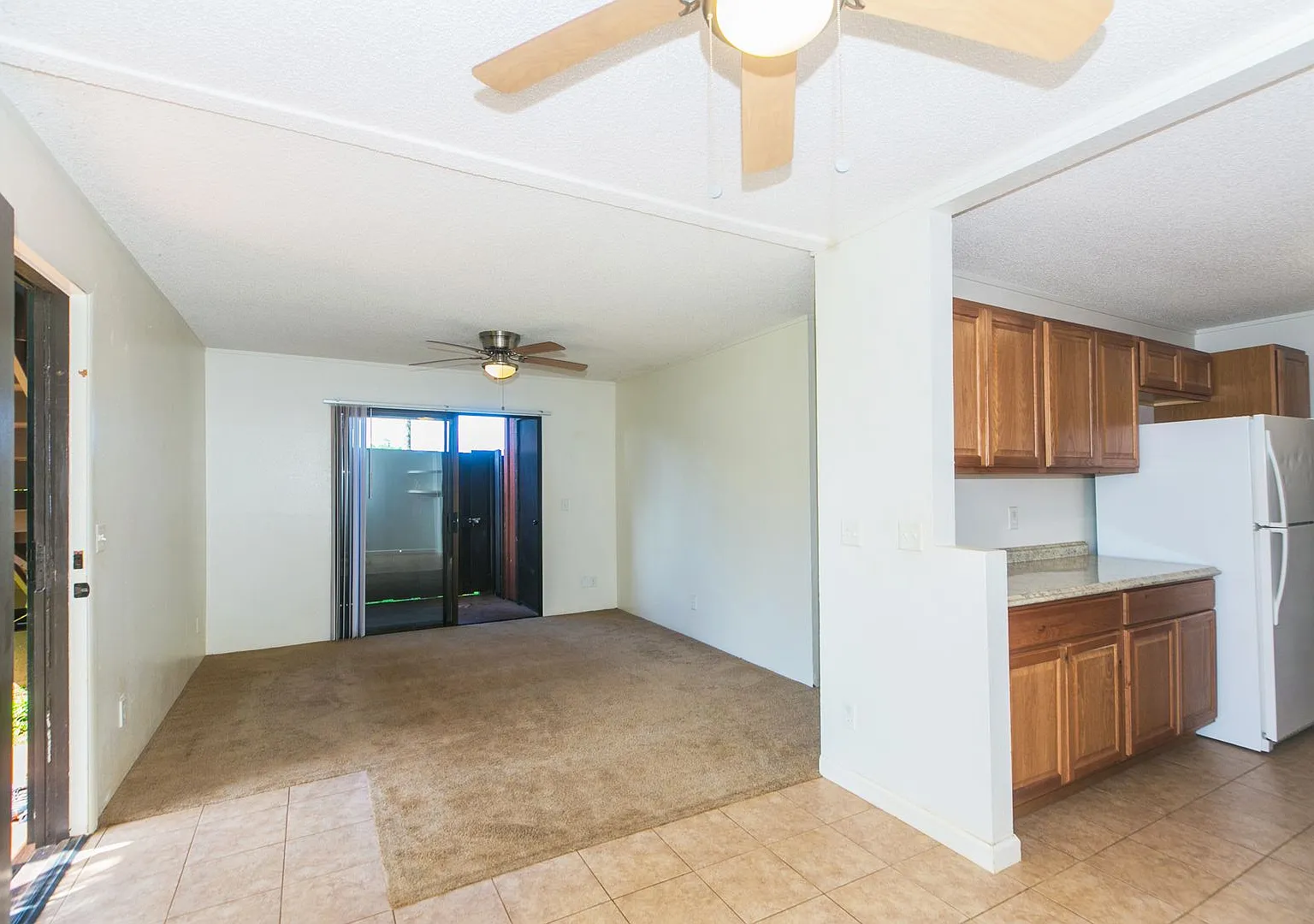 Hidden Valley Estates - Ground Floor 2bdrm/1bath/2prkg Voucher Okay — Photo 3
