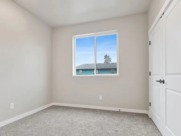 343 Martin St — Photo 24