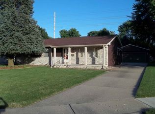 312 Saxon Dr, Springfield, IL 62704