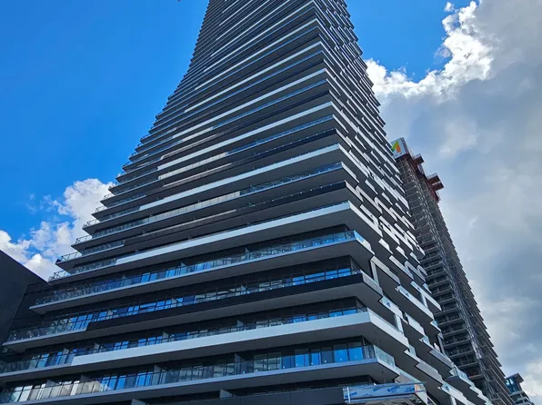 448 Burnhamthorpe Rd W, Mississauga, ON