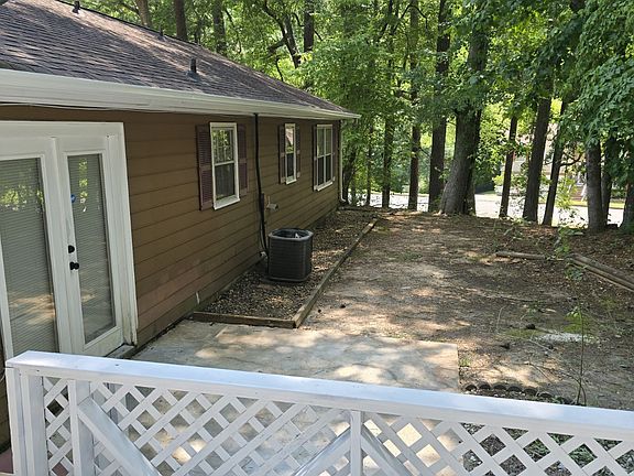 3rd image of 4610 Hamlet Walk SE