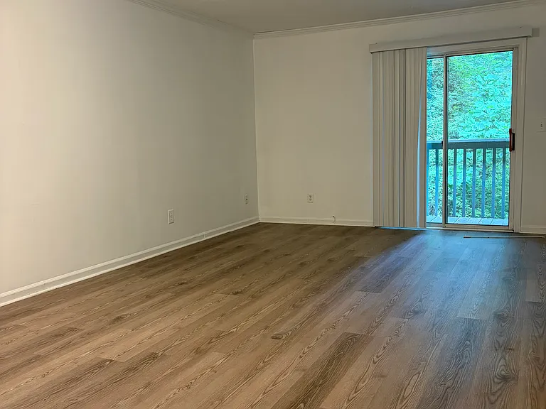 350 Ashley Forest Rd — Photo 3