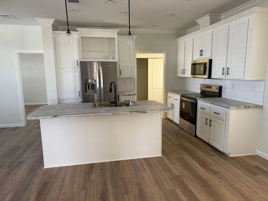 2 bed, 2.5 bath, 1356 sqft, $1,599 — Photo 2