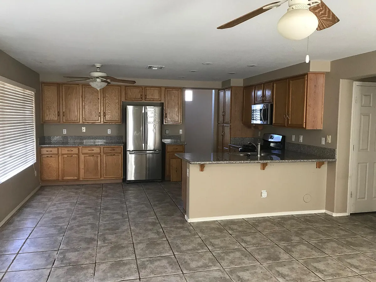Building Photo - 2820 S Arroyo Ct