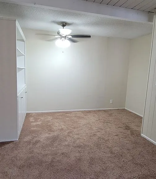Lido Isle Apartments — Photo 9