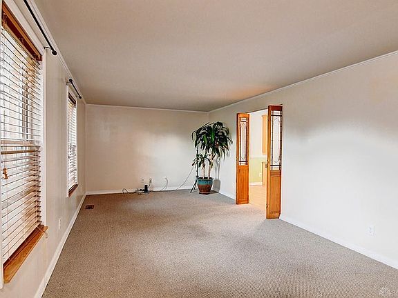 5th image of 7651 Shepherdess Dr