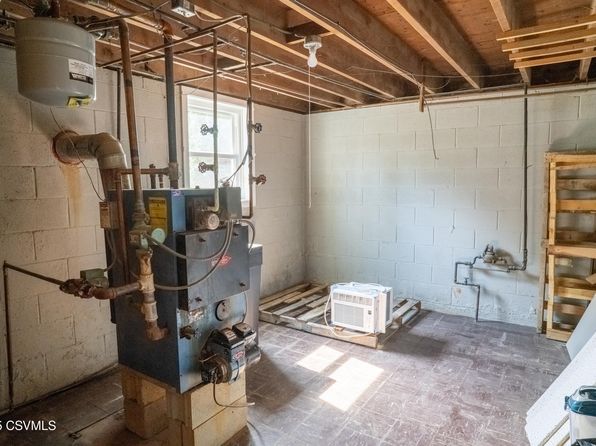 302 Walnut St, Selinsgrove, PA 17870