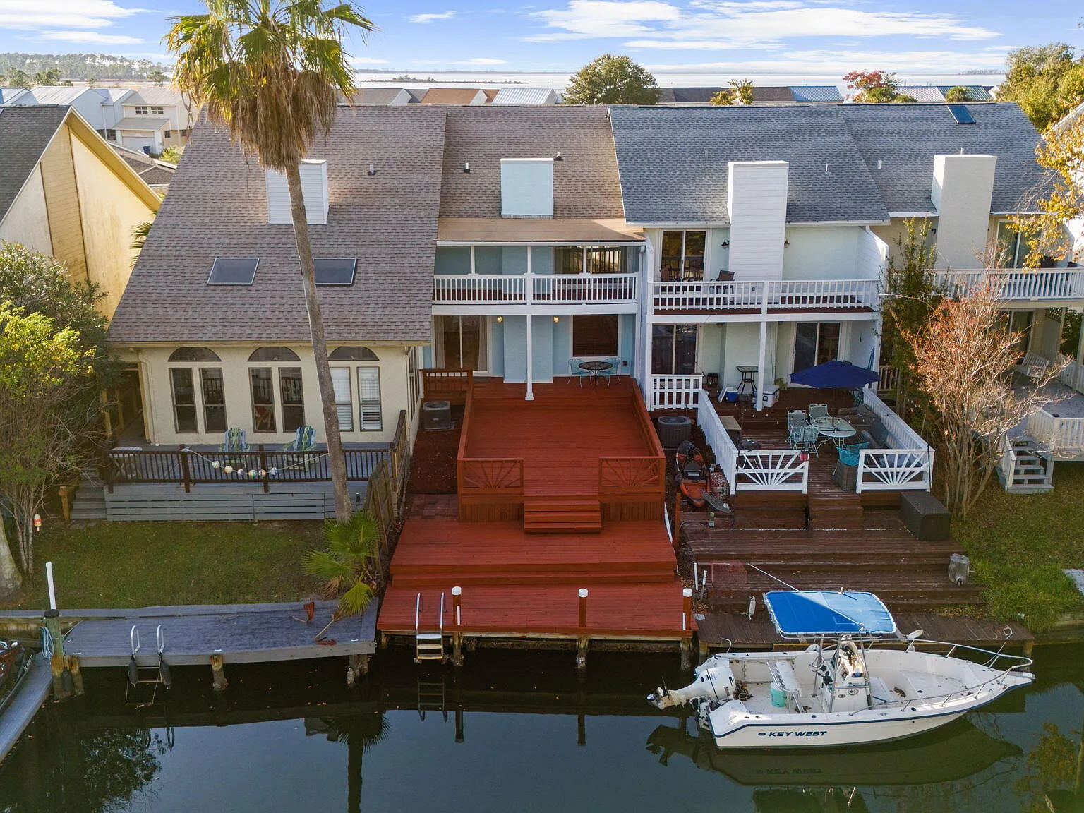 3 bed, 2.5 bath, 1572 sqft, $2,300 — Photo 3