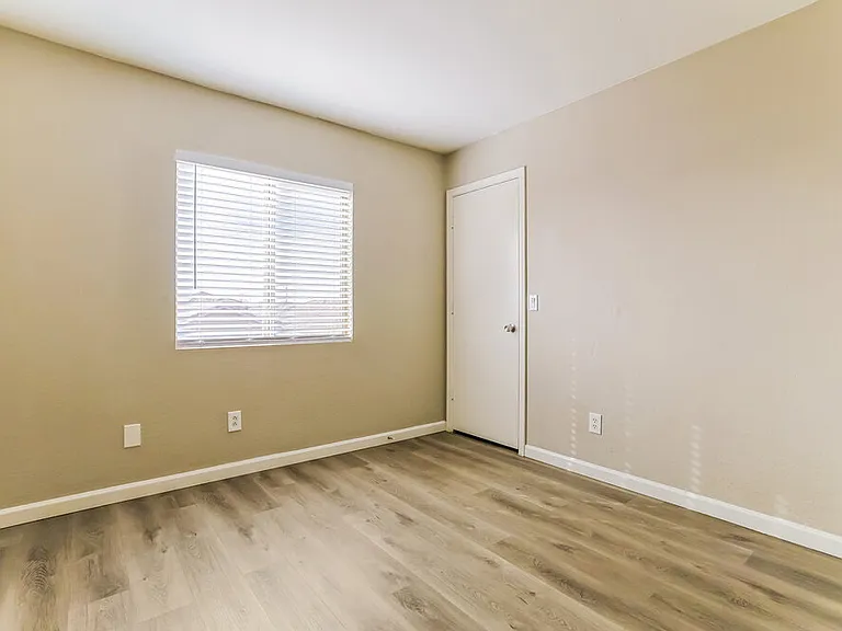 12031 W Dahlia Dr — Photo 13