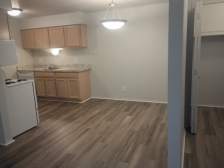 Prentiss Pointe Apartments — Photo 234