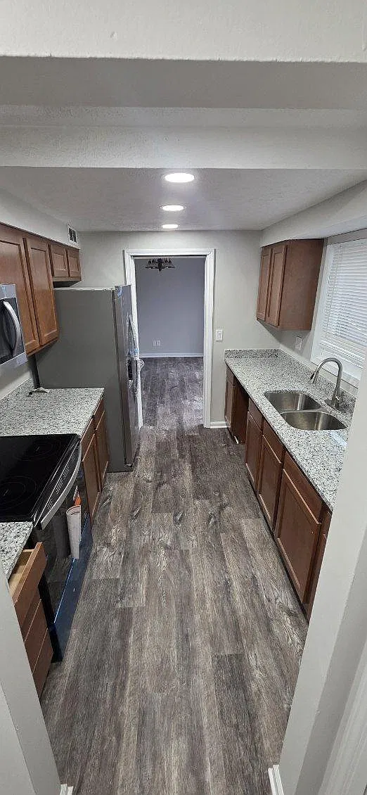 4 bed, 2.5 bath, 1850 sqft, $2,000 — Photo 4