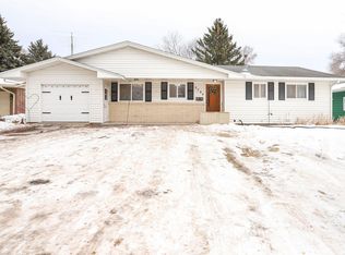 2704 Brookdale Rd, Moorhead, MN 56560