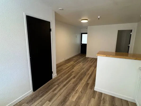 17 SW 2nd Ave, Portland, OR