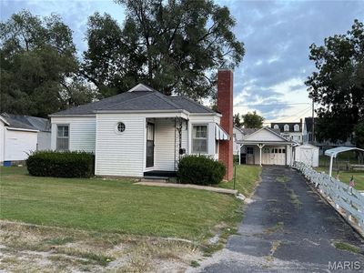 1202 S Carolina St, Louisiana, MO, 63353