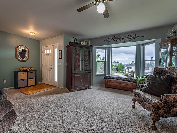 2nd image of 305 20th Ave W
