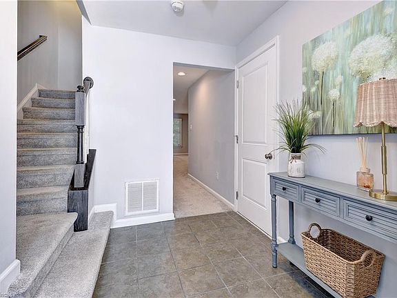 3rd image of 125 Parkway Ct
